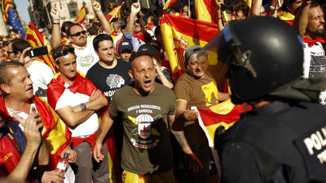 354748_demostranti 640x420.jpg