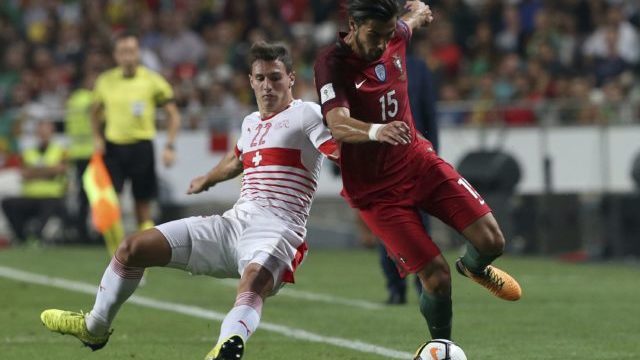 354983_fabian schar andre gomes 640x420.jpg