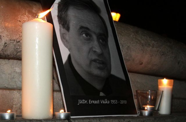 355013_ernest valko 2 640x420.jpg