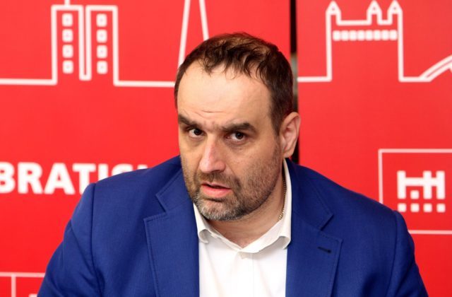 355310_predseda bratislavskeho samospravneho kraja bsk pavol freso 640x420.jpg