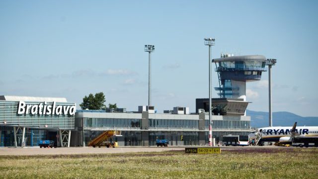 355343_letisko bratislava_bratislava airport 640x420.jpg
