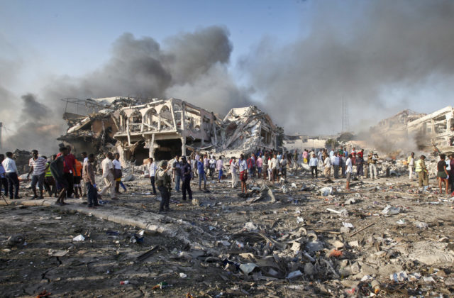 355399_aptopix_somalia_explosion_58701 93b90f166d96402d954ba5a2afd538e8 640x420.jpg