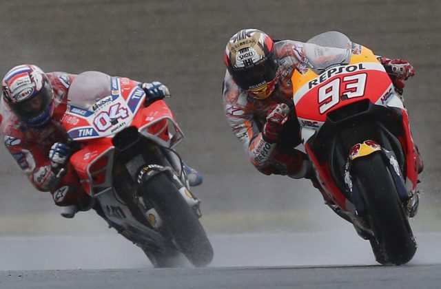 355451_marc marquez andrea dovizioso 640x420.jpg