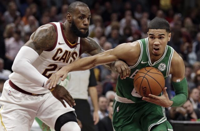 355733_lebron james jayson tatum 640x420.jpg