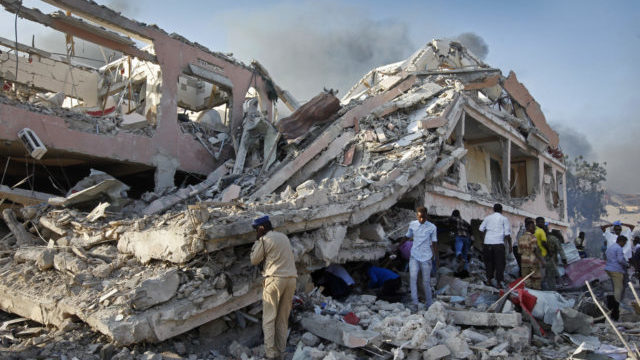 356062_somalia_explosion_54462 10b31b1537ef4dba92f958cb8bd01222 640x420.jpg