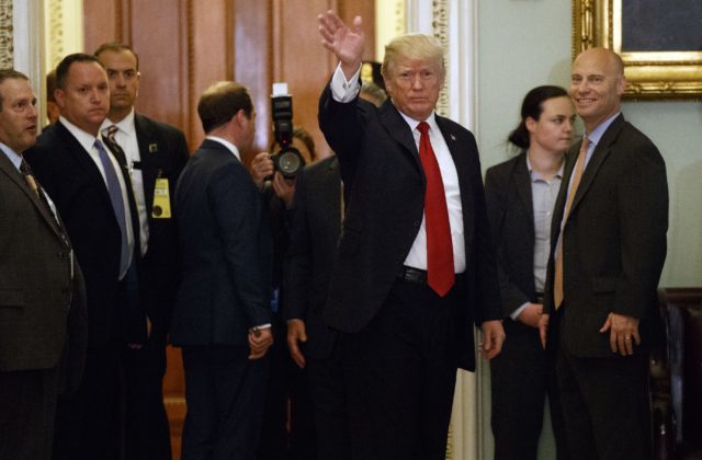 356443_trump_senate_33276 7bd03086f16d4382ac300b0ee9ce0d46 640x420.jpg