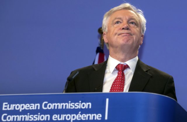 356559_david davis 640x420.jpg