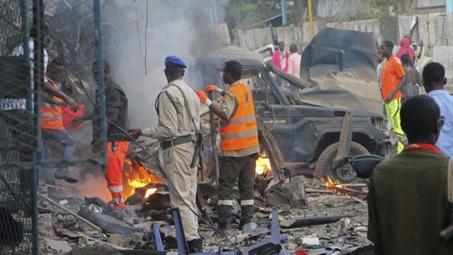356795_somalia_explosion_31916 4cbef8a61ae348d680e6dd6825553441 640x420.jpg