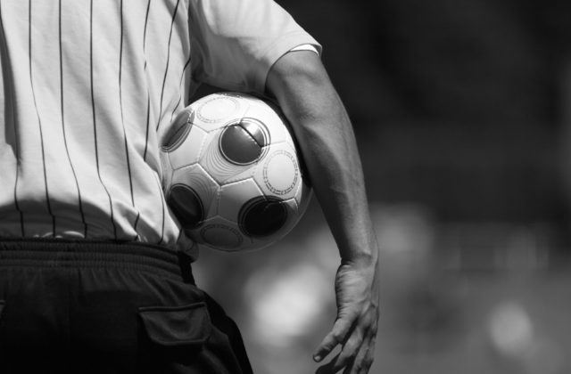 356893_rozhodca futbal 640x420.jpg