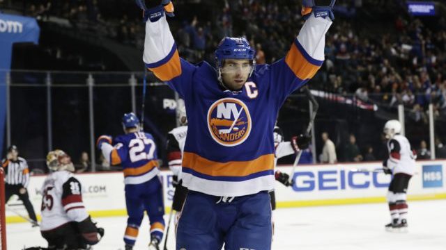 356975_coyotes_islanders_hockey_71375 3700ae457f674cb4aecde58ac1c51c0e 640x420.jpg