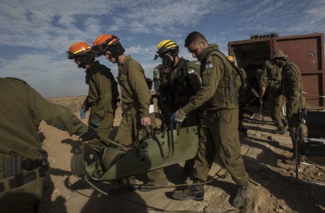 356979_mideast_israel_army_drill b9dbbc17d6db47a9876f12d37018fbea 640x420.jpg