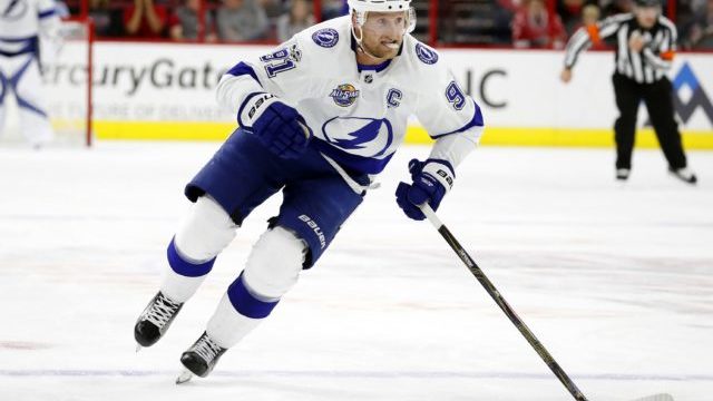 357153_lightning_hurricanes_hockey_55037 294bd3e512504998bef47f5224b1ba22 640x420.jpg