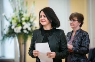 357439_erika jurinova 320x210.jpg