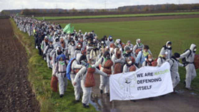 357510_germany_un_climate_summit_demonstration_05210 165af3db28604b3c88707764d212f79b 320x210.jpg