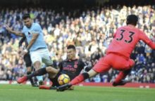 357572_britain_soccer_premier_league_76223 1c74be73cc4940d690c6b5f19cce7abf 320x210.jpg
