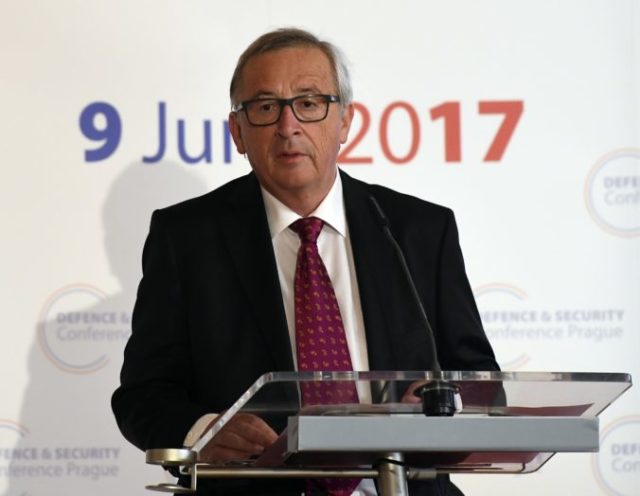 357880_juncker 676x524.jpg