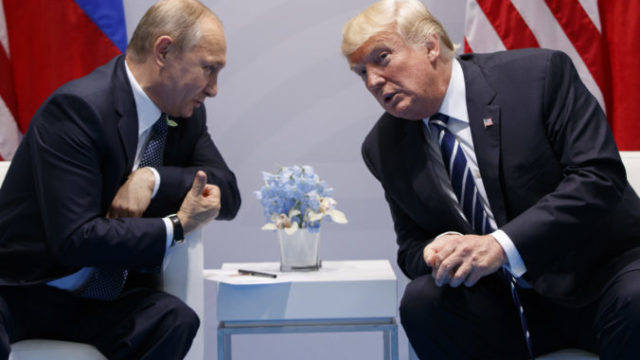 357886_trump_putin 676x451.jpg