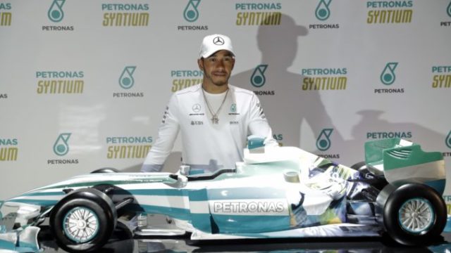 357935_lewis hamilton 676x451.jpg