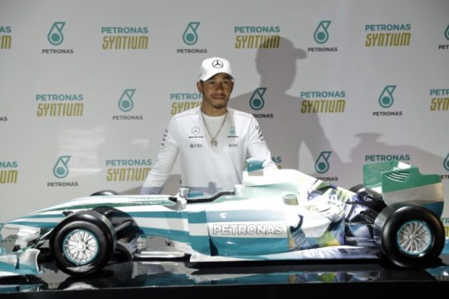 357935_lewis hamilton 676x451.jpg