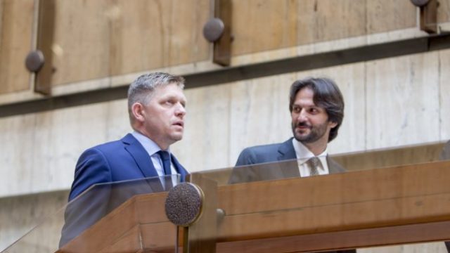 358073_robert fico robert kalinak 676x451.jpg