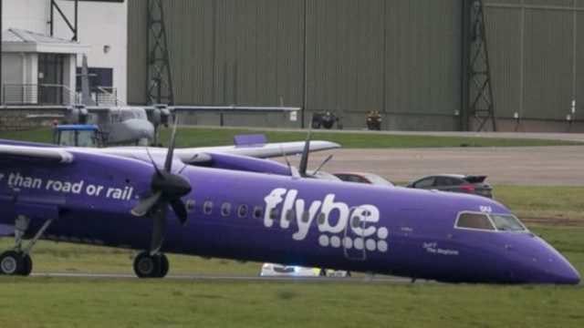 358168_britain_emergency_landing_48136 3bdbfcb0ff4340c6b20807e434f25675 676x327.jpg
