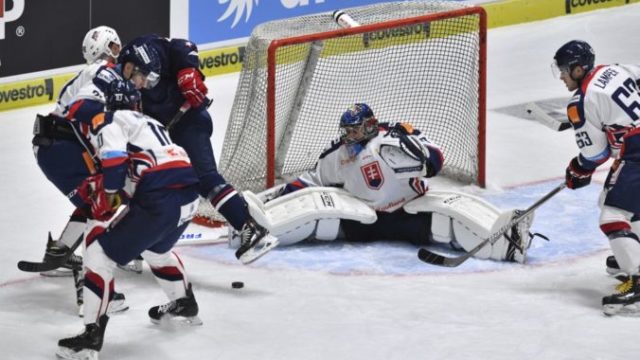 358179_germany_ice_hockey_43871 afe3333942dd463fb405208ed3a70f1c 676x392.jpg