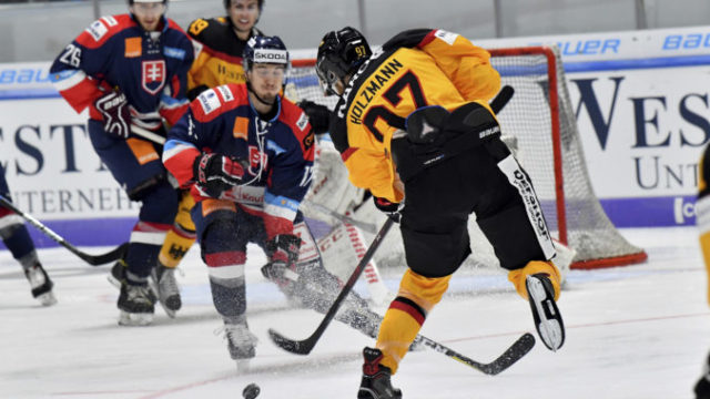 358256_germany_hockey_47394 678b416a6bc64c288a0d225e85339a0b 676x493.jpg