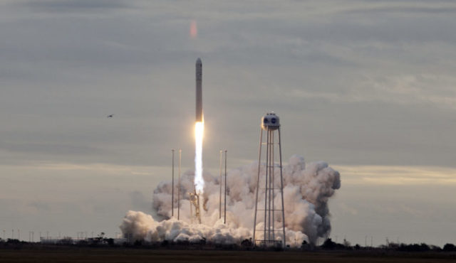 358304_space_station_45442 9bd10c489ce644a6b8ffb9fa8291f6c6 676x391.jpg
