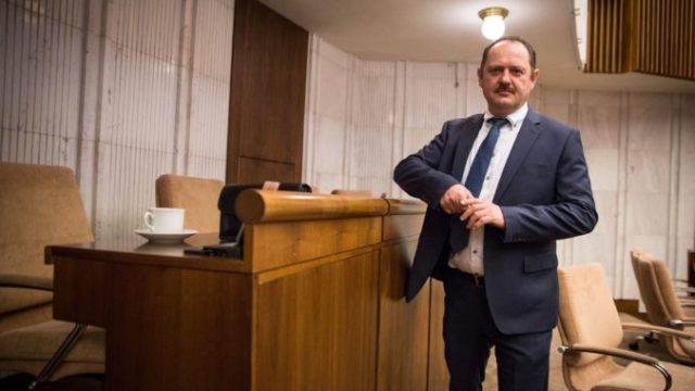 358387_poslanec zsolt simon 676x451.jpg
