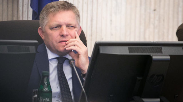 358557_robert fico 2 676x451.jpg