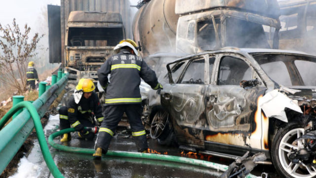 358652_china_deadly_pileup_59998 f3ccf02baa2c4bfeb4ccb02e5f531901 676x455.jpg