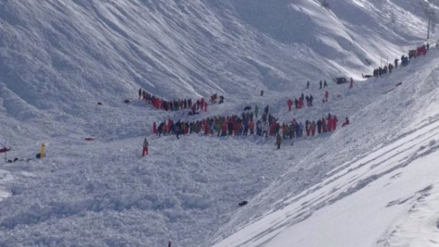 358824_france_avalanche_59604 531bebad93bd41a3b56f57a10a45a5a9 676x593.jpg