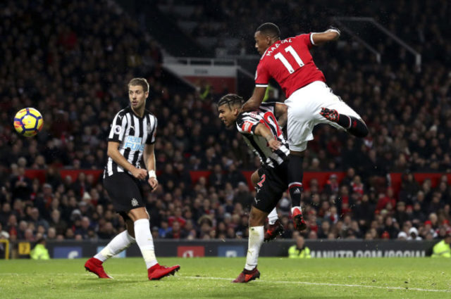 358961_britain_soccer_premier_league_48587 ab3030e7273e4f7796efddb1027be6ec 676x449.jpg