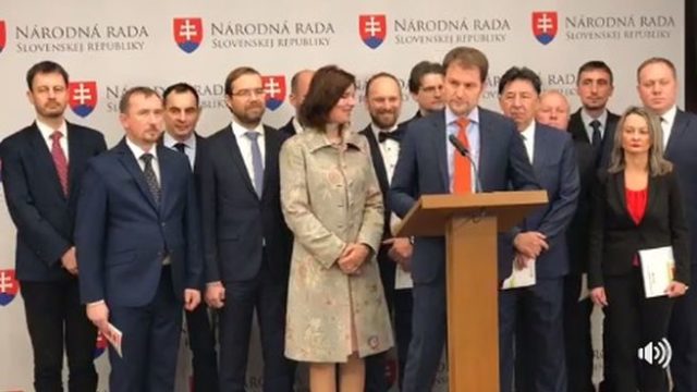 359110_olano_tienova vlada.jpg