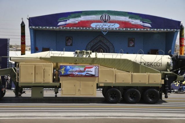 359504_iran_military_parade_79067 f58e52b6fc414d15b9cb96729322ef0d 676x451.jpg