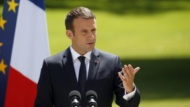 359708_emmanuel macron 3 676x448.jpg