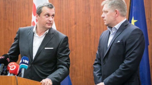 359779_andrej danko robert fico 676x451.jpg