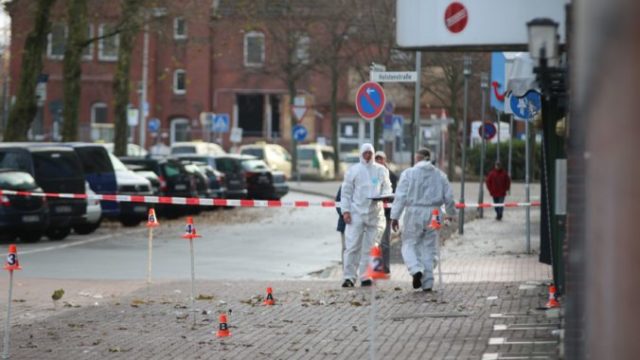 359785_germany_car_hits_pedestrians_27729 ab3bb9c8652e405e8b87bde7df5e8301 676x451.jpg