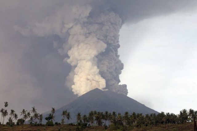 359856_mount agung 676x451.jpg