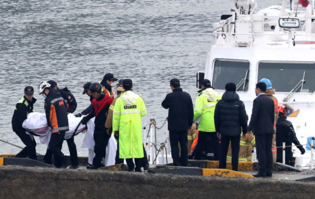360464_south_korea_fishing_boat_capsizing_91020 85d379d9adbc492388ec42b37c6013ff 676x427.jpg