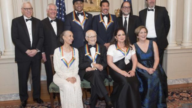 360628_kennedy_center_honors_state_department_82573 58c67a13c3764b4983e2a03c4d017863 676x522.jpg