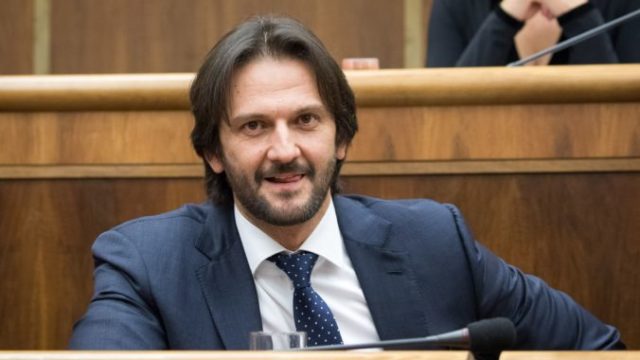 360687_robert kalinak 676x451.jpg