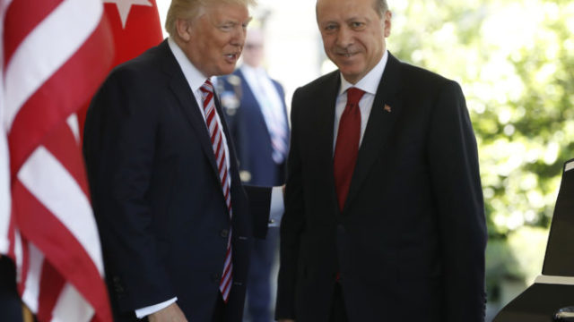 360713_trump_erdogan 676x548.jpg