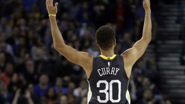 360734_stephen curry 676x489.jpg