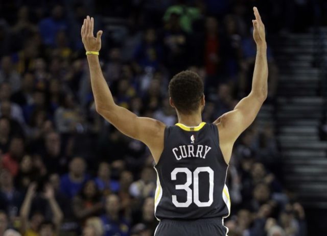 360734_stephen curry 676x489.jpg