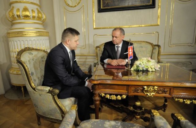 360737_andrej kiska robert fico 676x442.jpg