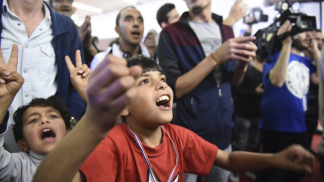 360961_migranti 676x451.jpg