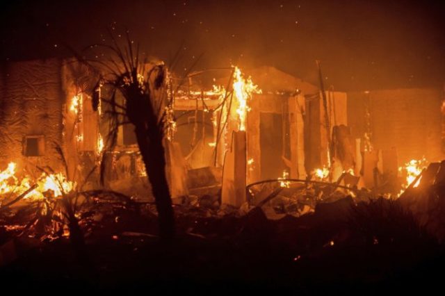 361045_california_wildfires_09946 3f132344afe3435588e8a6d690162589 1 676x450.jpg
