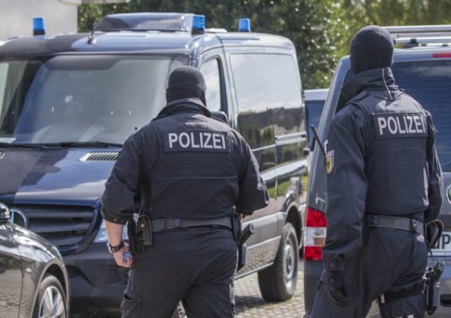 361316_policia 676x477.jpg