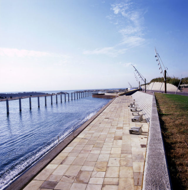 361492_bathing area barcelona 1 676x683.jpg